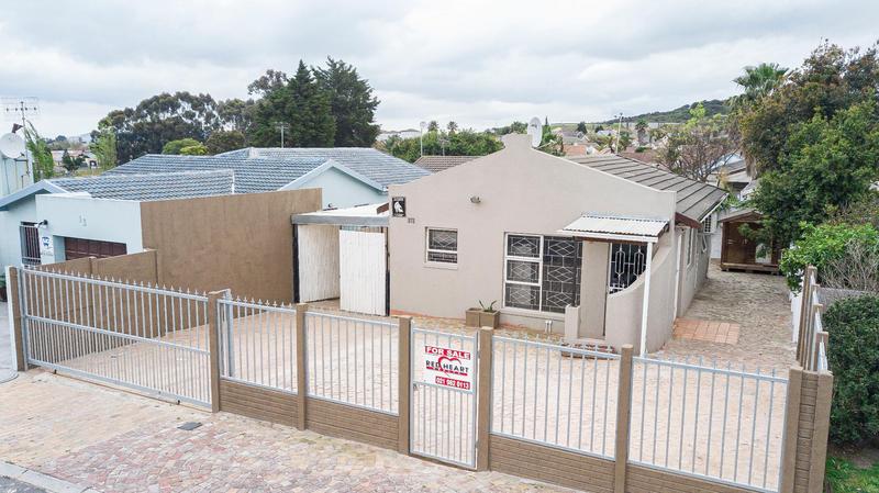 2 Bedroom Property for Sale in Protea Village Western Cape
